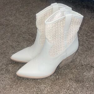 SOLD- DOLCE VITA BOOTIE